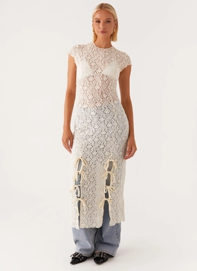 Premium Material Gisele Lace Midi Dress - Ivory Gisele Lace Midi Dress - Ivory Airy Silk Soft Outfit