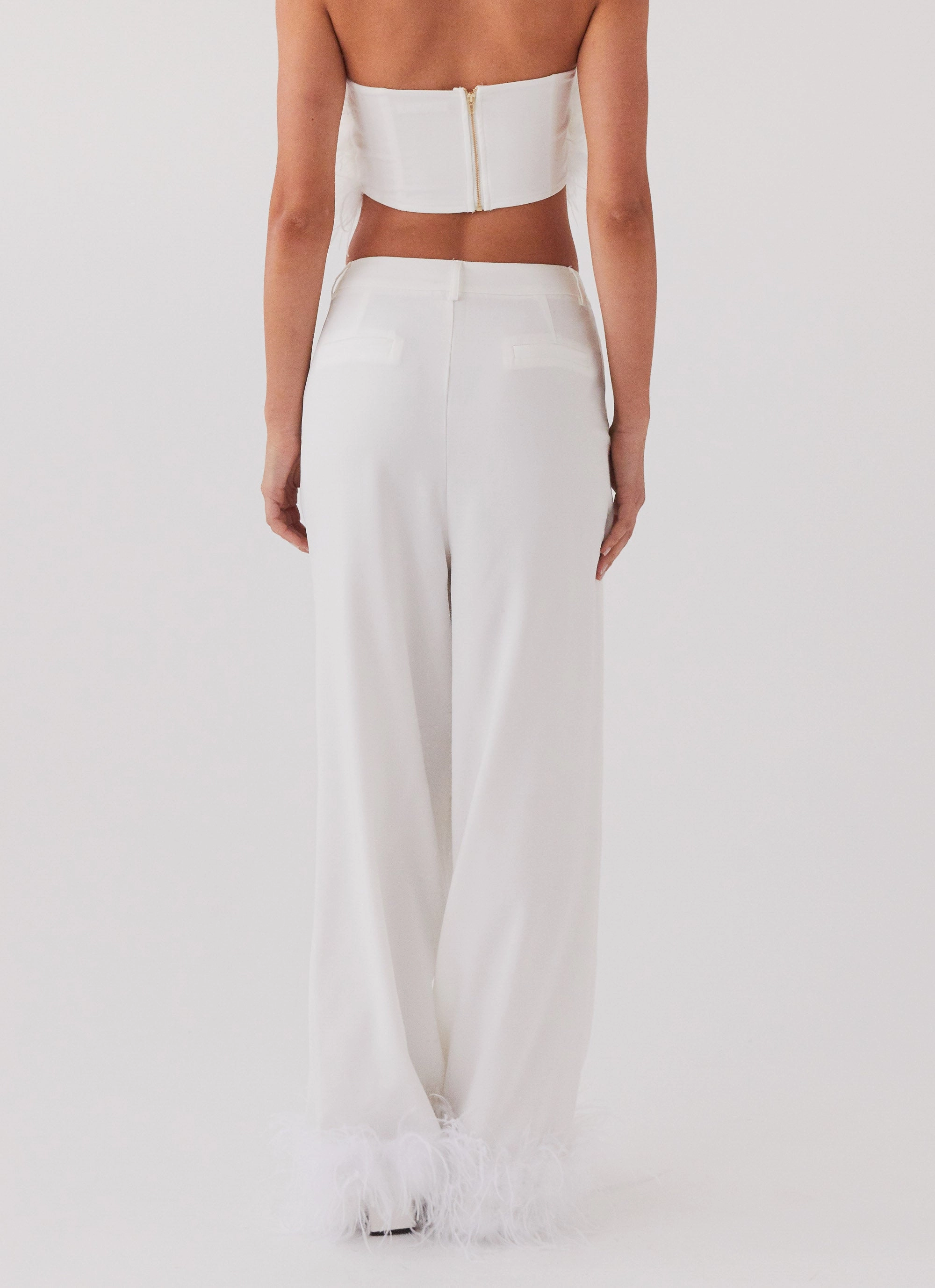 Quick Change No Gap Waist Construction Shake It Off Feather Pants - Snow