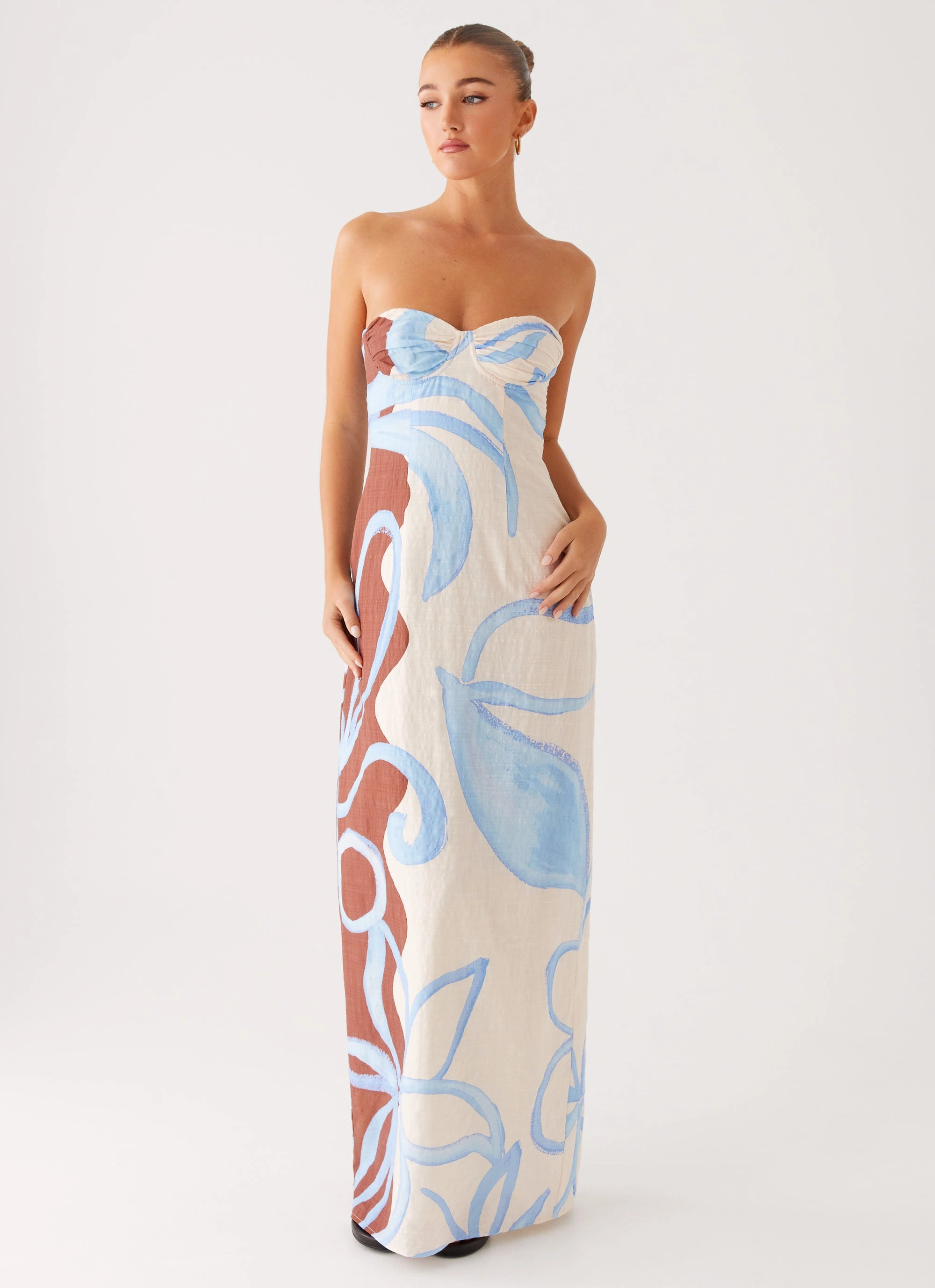 Runway-Ready Lounge Cut Raiden Maxi Dress - Bloom Wave Print