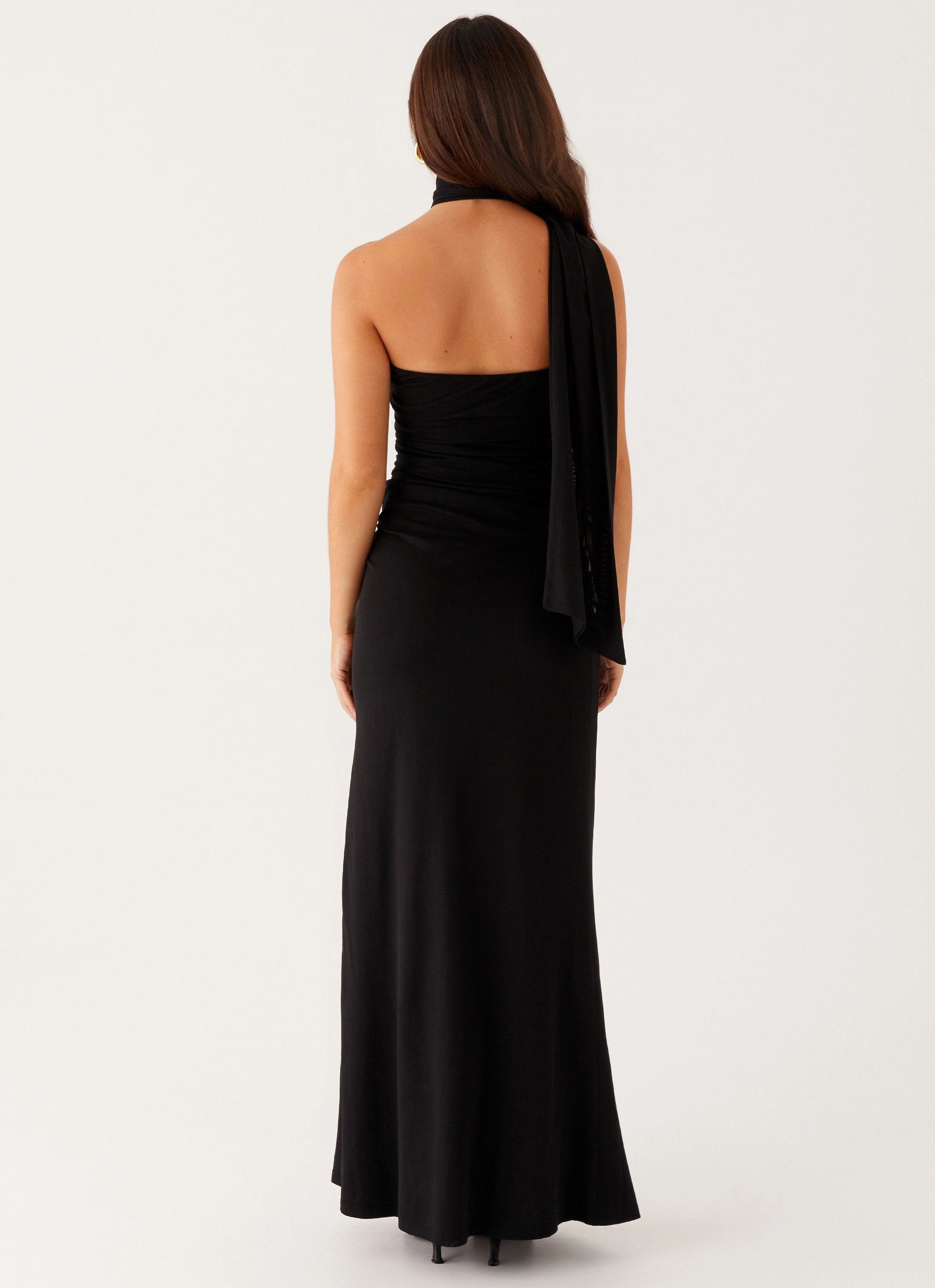 Sleek Comfort Songbird Maxi Dress - Black