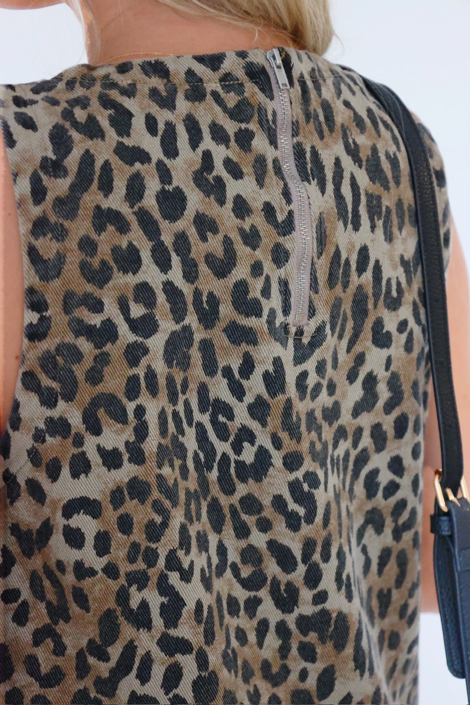 Riney Animal Dress StaticResistant Material