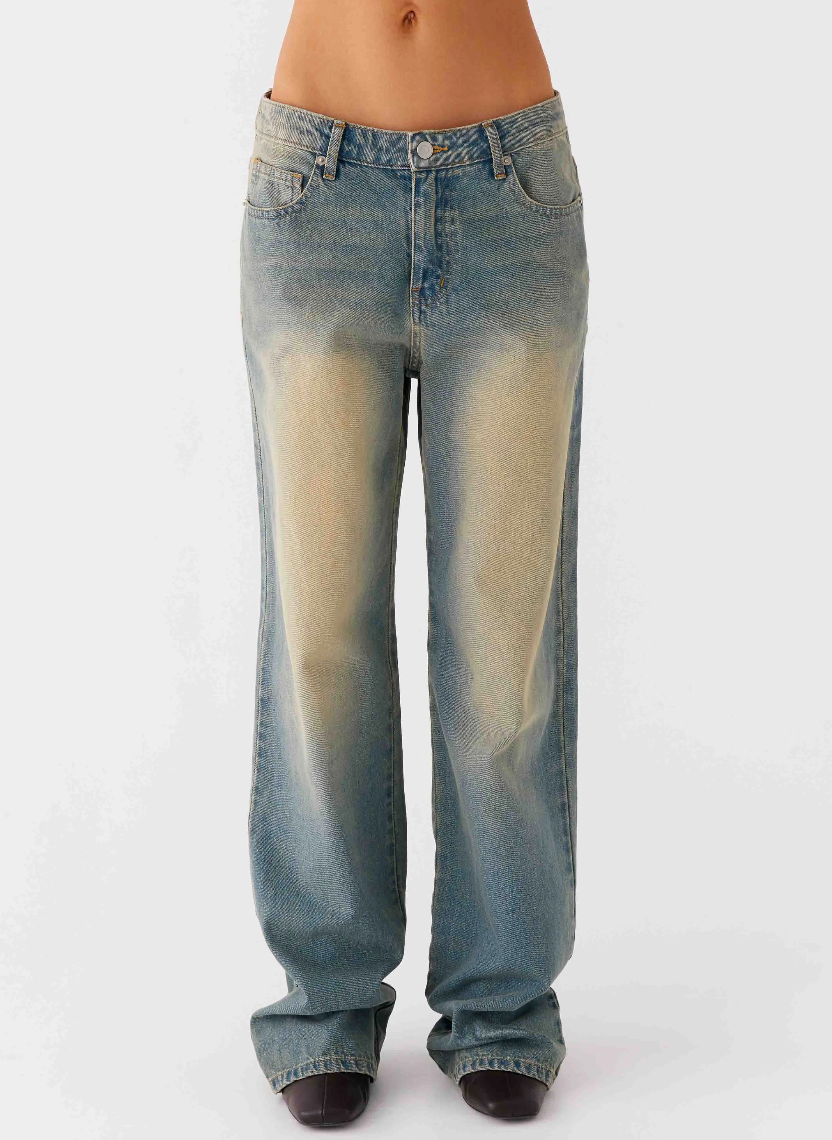 Multipurpose Utility Pockets Hypoallergenic Material Composition San Diego Straight Leg Jeans - Blue Wash