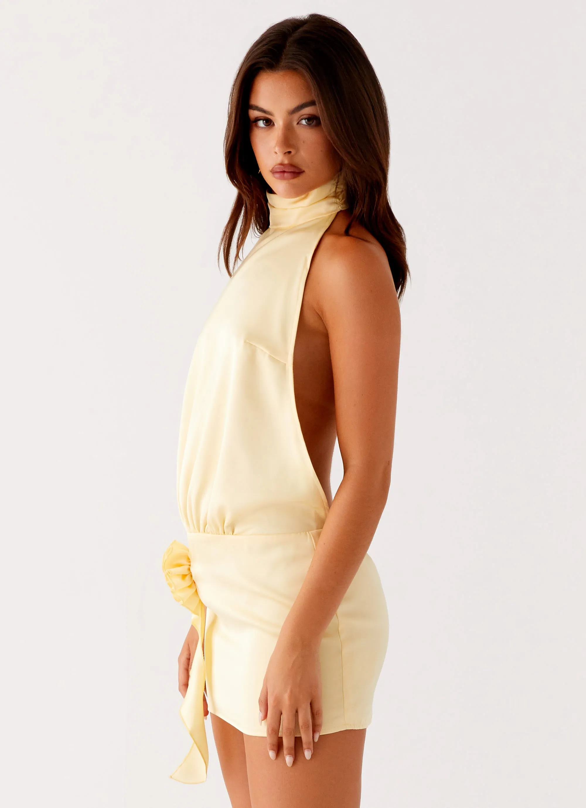 Minimalist Design Low Profile Pocket Design Birdie Halterneck Mini Dress - Yellow