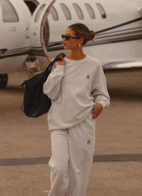 Signature Oversized Sweatshirt - Grey Seamless Weatherproof Joint Articulated Ergonomic Fit MoistureWicking Technology Signature Oversized Sweatshirt - Grey