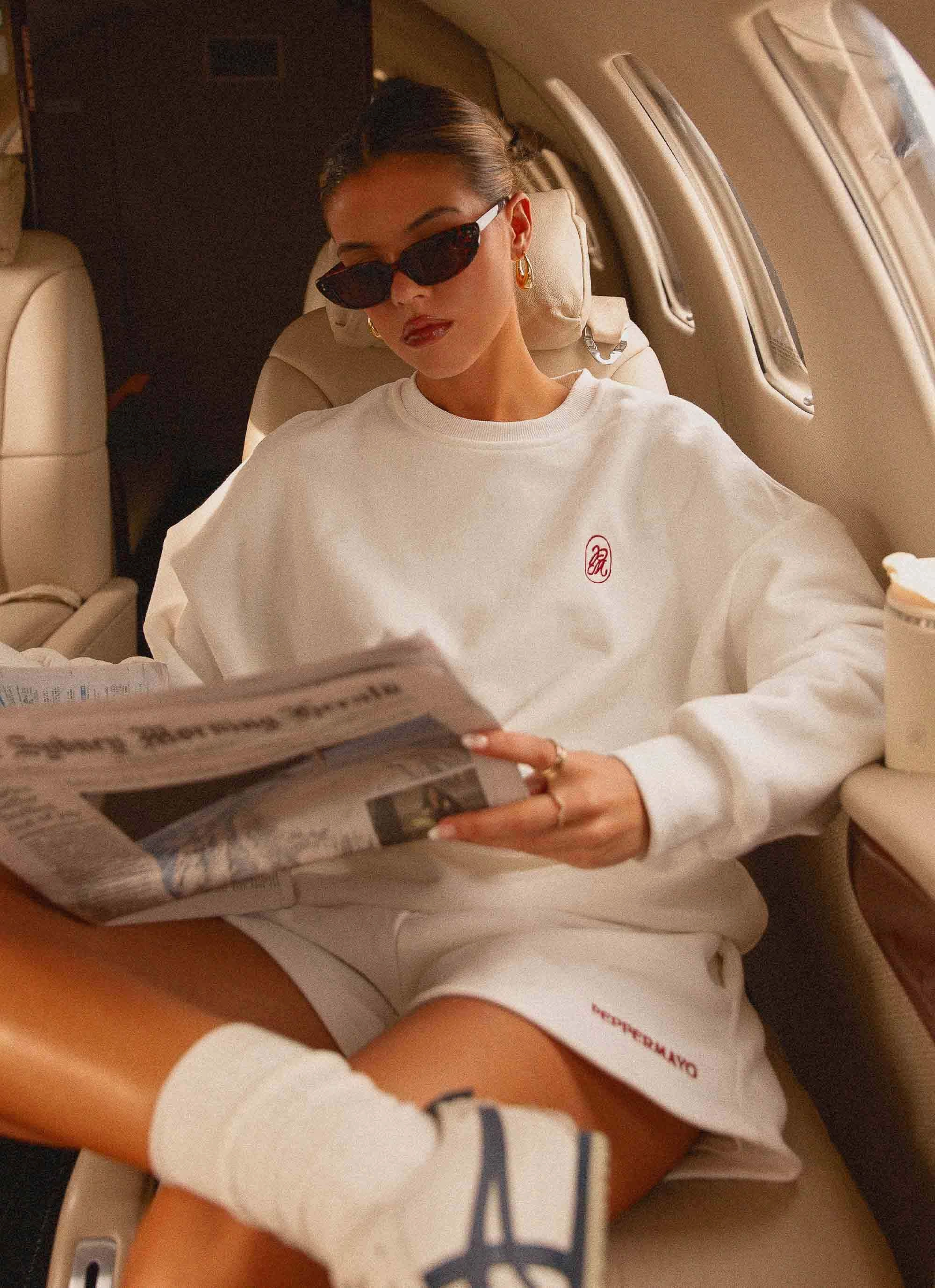 Signature Oversized Sweatshirt - Ivory Loose Tee Slim Fit Design