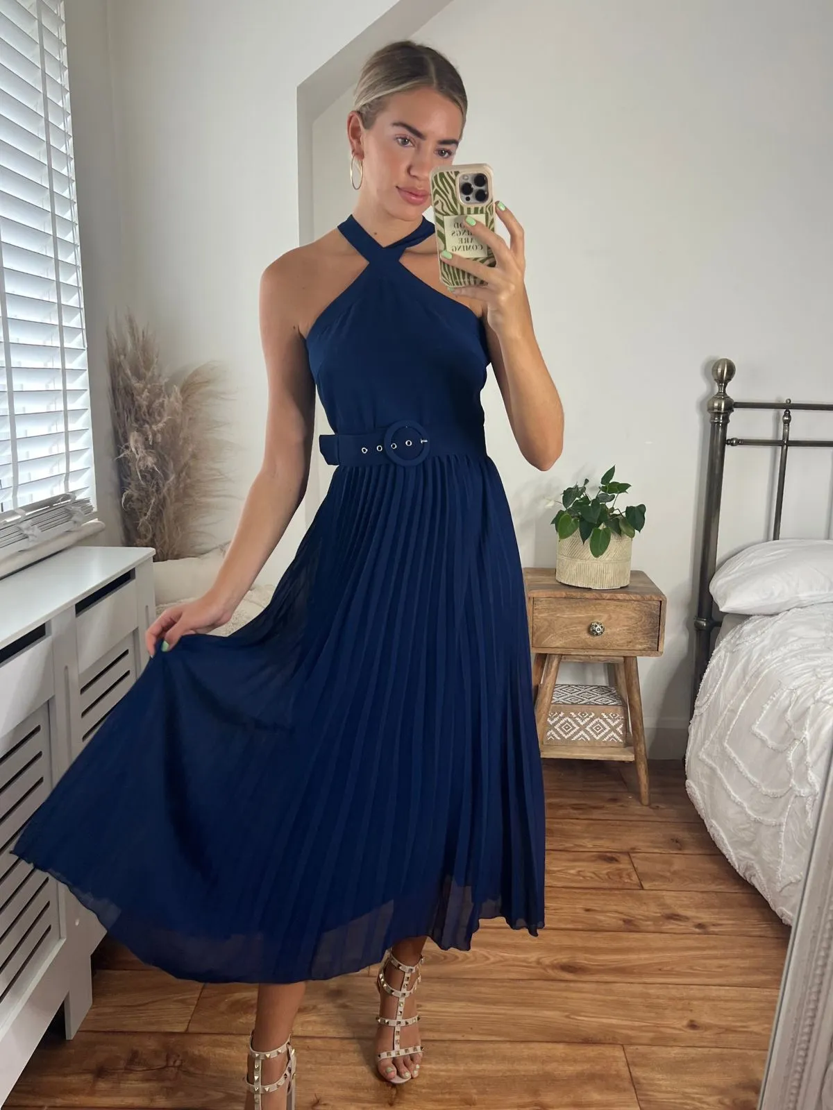 Paige Halter Pleated Belted Dress / Navy Cute Glow