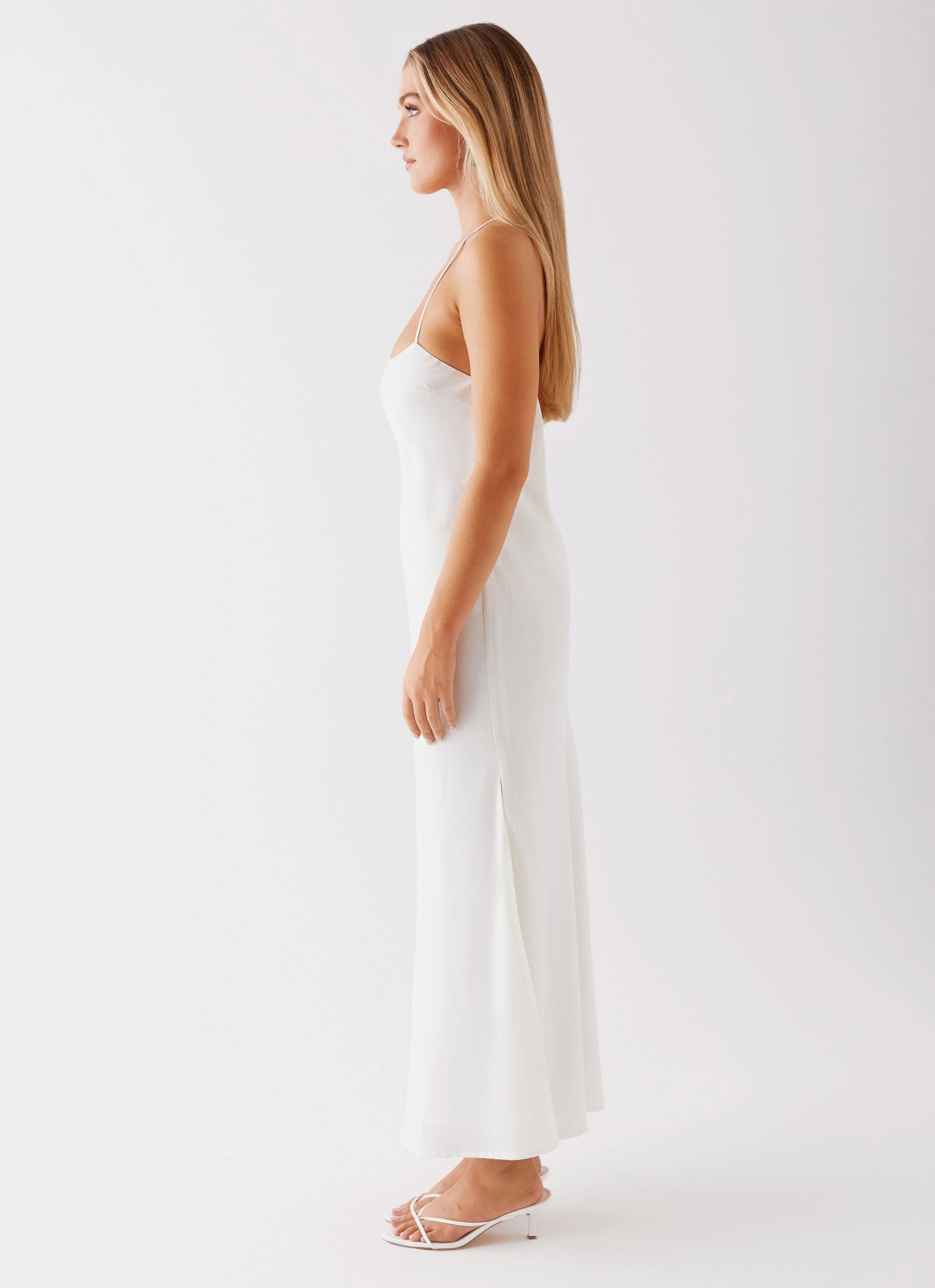 Runway Royalty Maxi Dress - White Autumn Mood HypoallergenicFiber