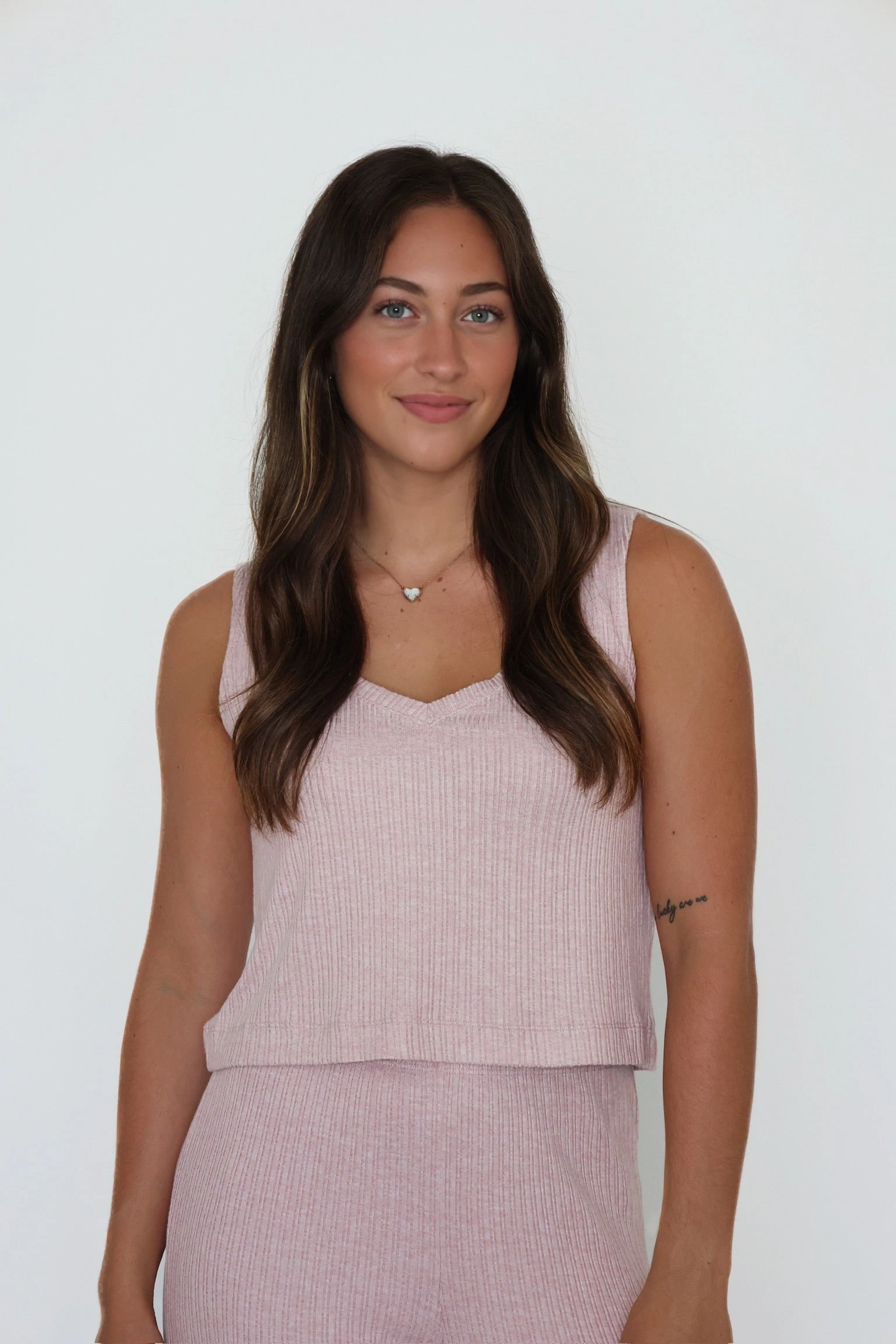 Tapered Cut Minimalist Design Sloane V-Neck Rib Tank - Pink Pearl