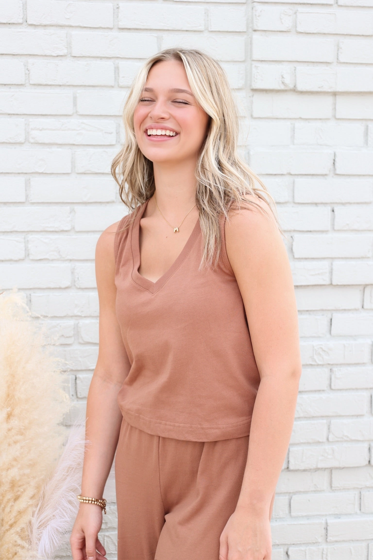 Sloane V-Neck Tank - Teakwood Moisture wicking GarmentWashed Texture