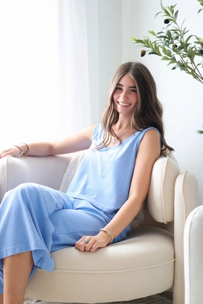 Sloane V-neck Top- Bay Blue Raw Edge Detail Sloane V-neck Top- Bay Blue Durable Double Stitching OdorResistant Fabric