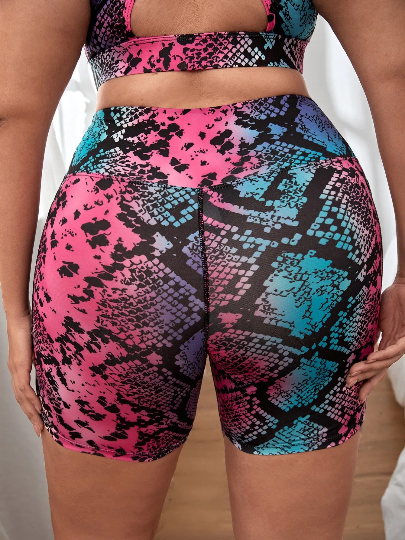 Snakeskin Print High Waist Plus Size Sports Shorts