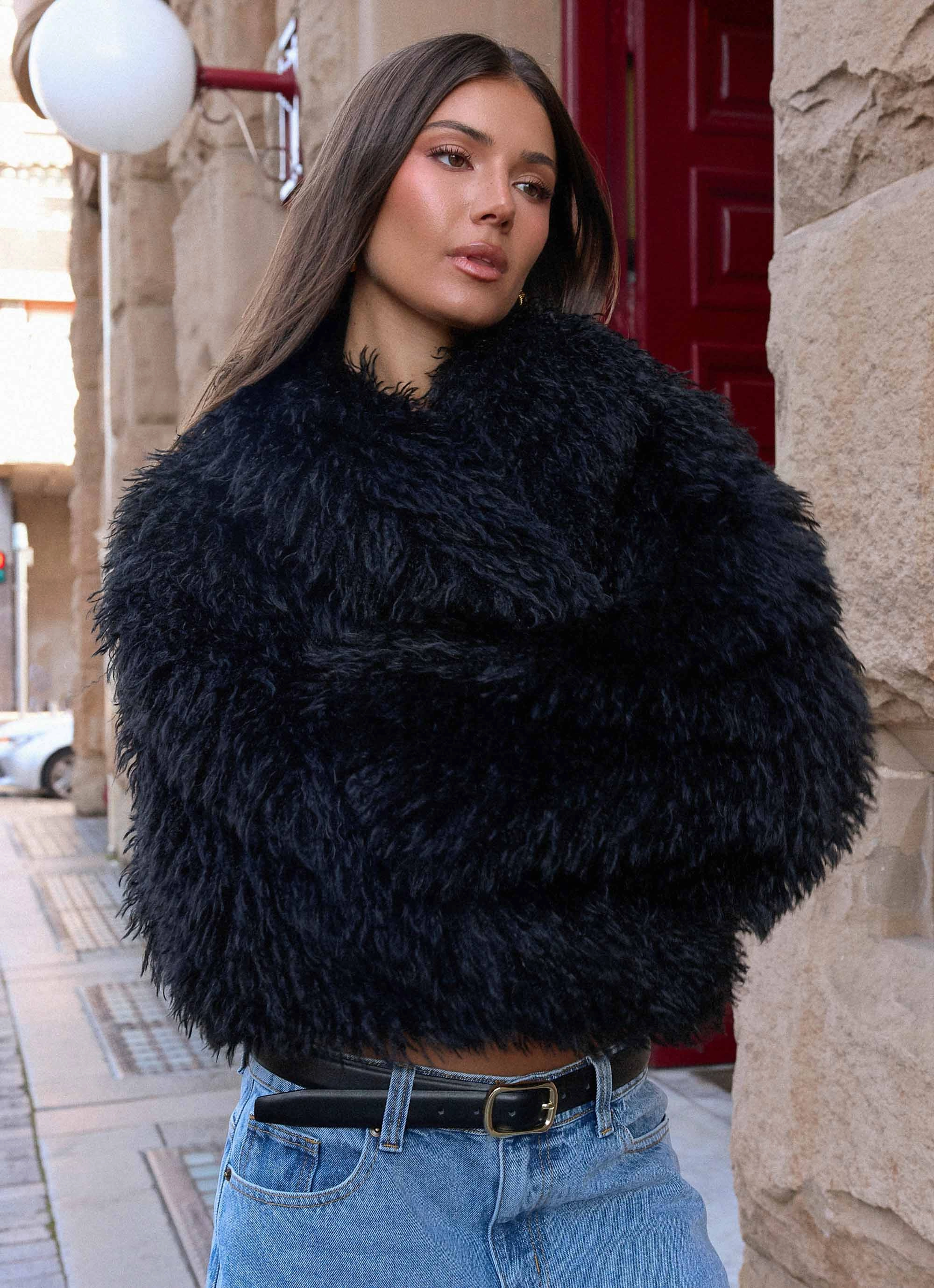 Virginia Cropped Fur Jacket - Black Versatile Design