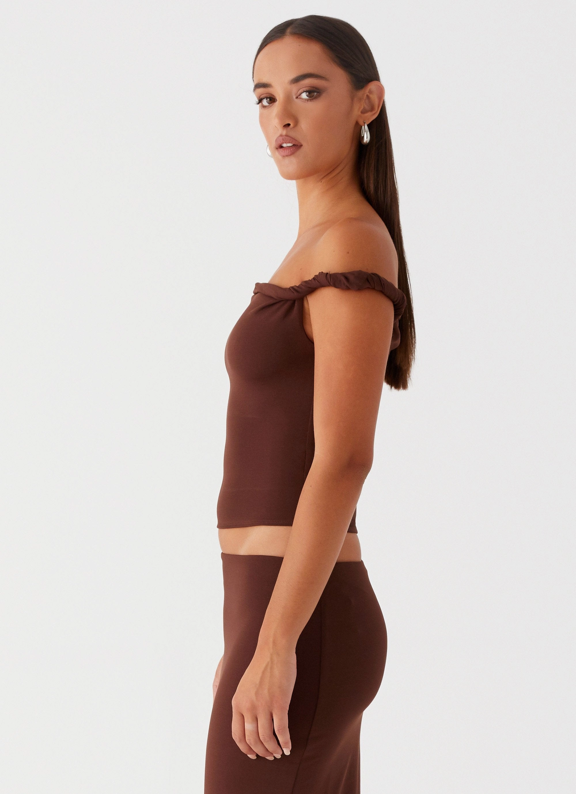 Ventilated Panels Solace Soul Twist Shoulder Top - Chocolate