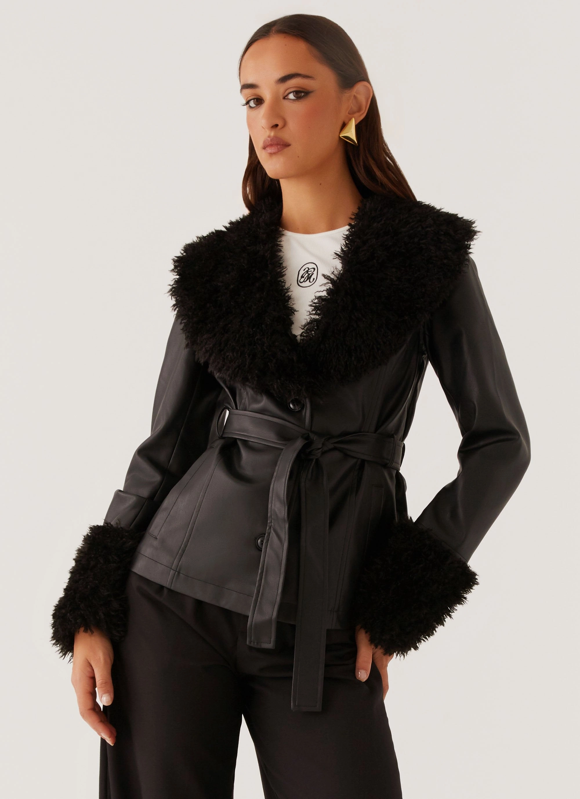 Basic Essential Layer Street Lights Fur Trim Jacket - Black