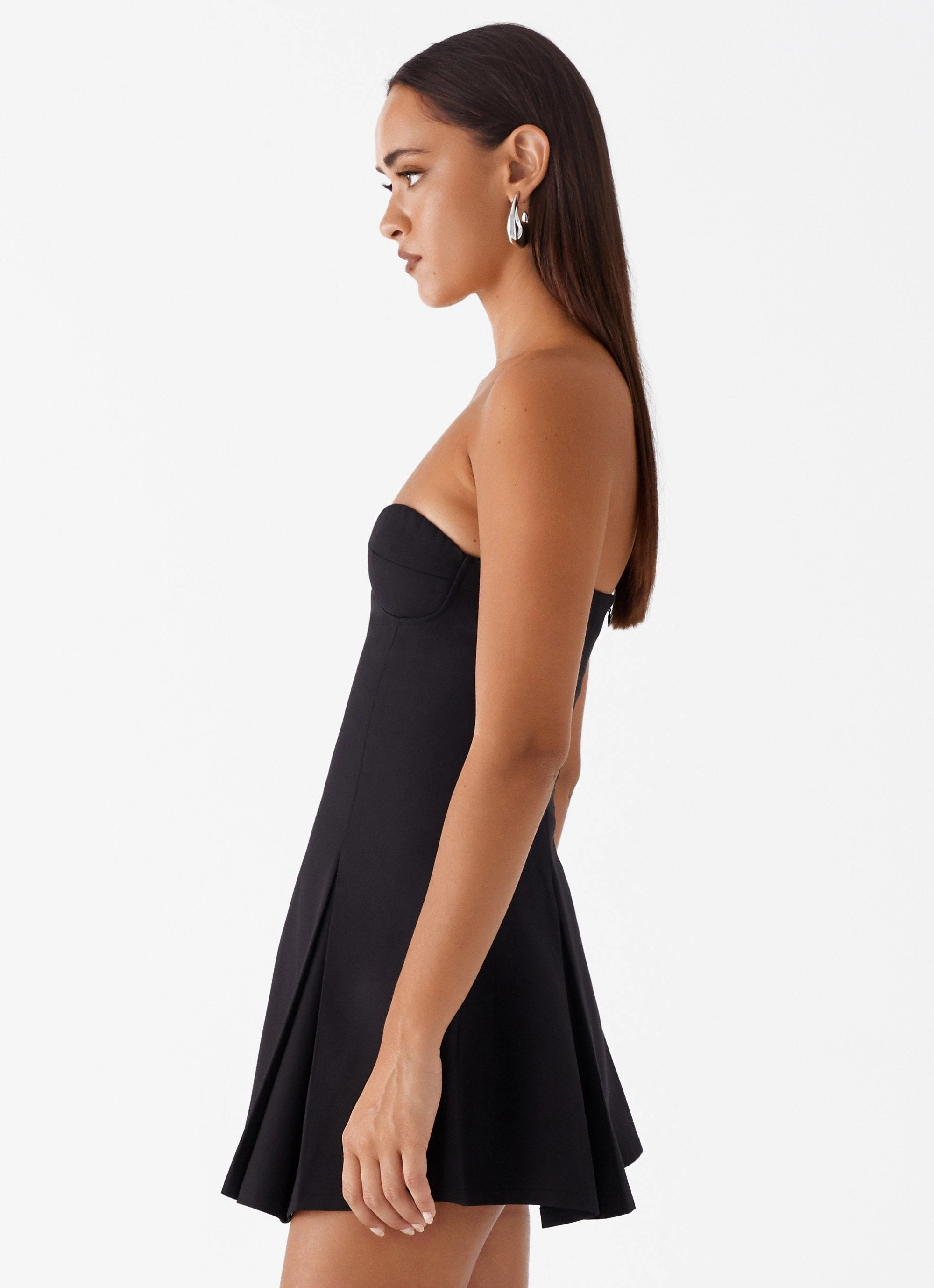 Victoria Strapless Mini Dress - Black Subtle Edge Fresh Appeal