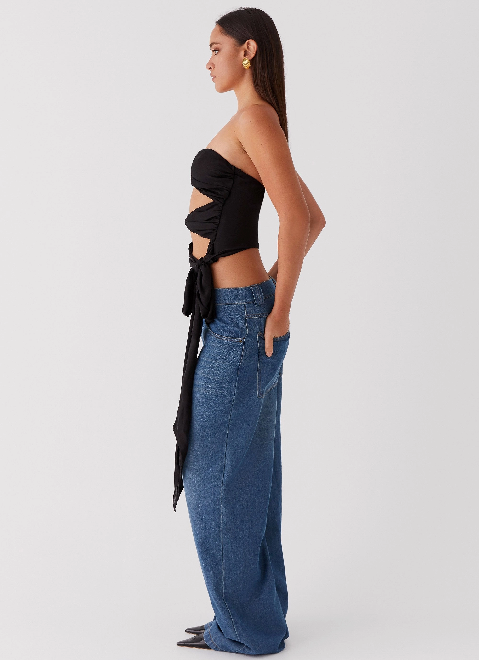 Non Restrictive Armhole Cut Sunlight Cascade Top - Black