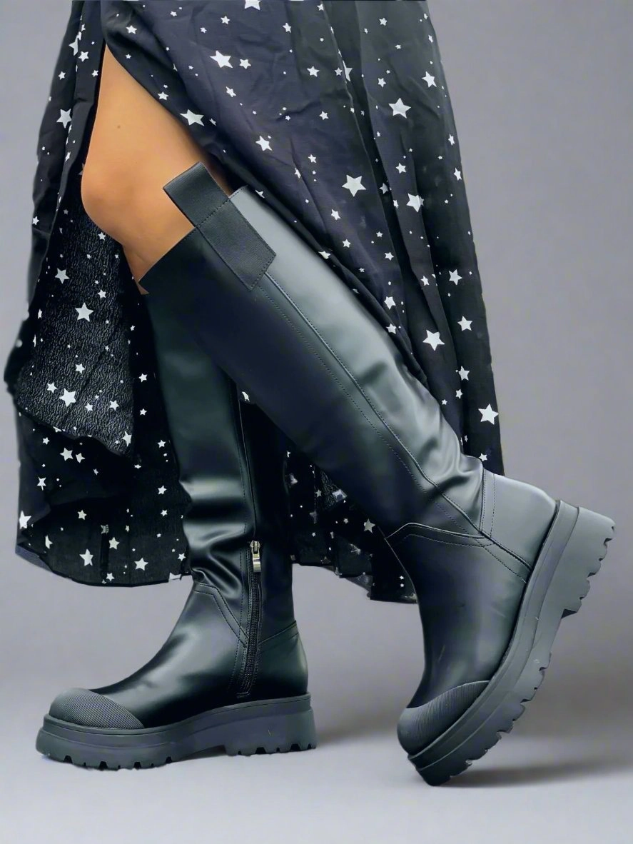 CollapsibleFrame Summer Wardrobe Gemini Knee High Boots / Black