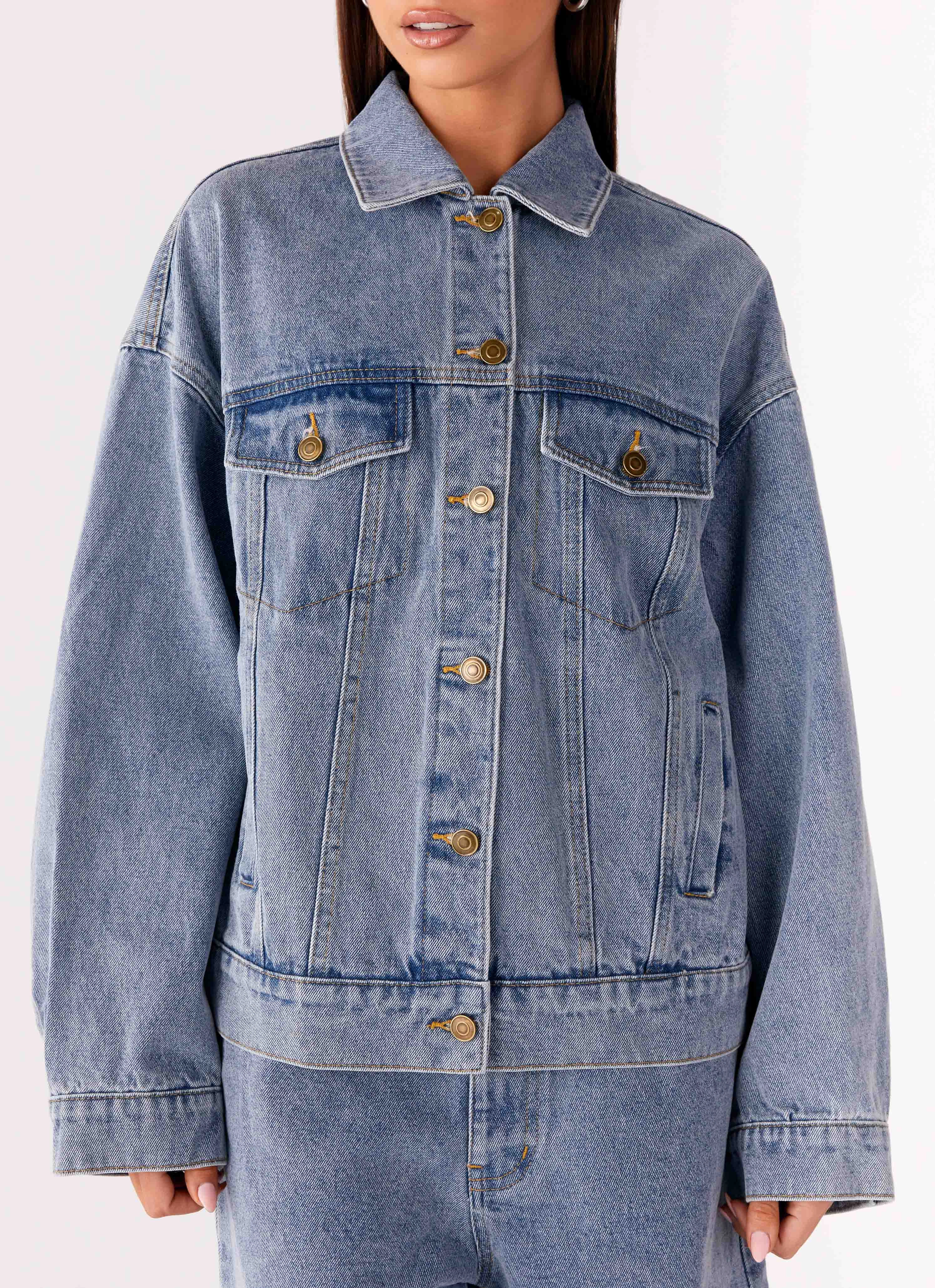 Sporty Layers Friction Reducing Lining Orleans Oversized Denim Jacket - Blue