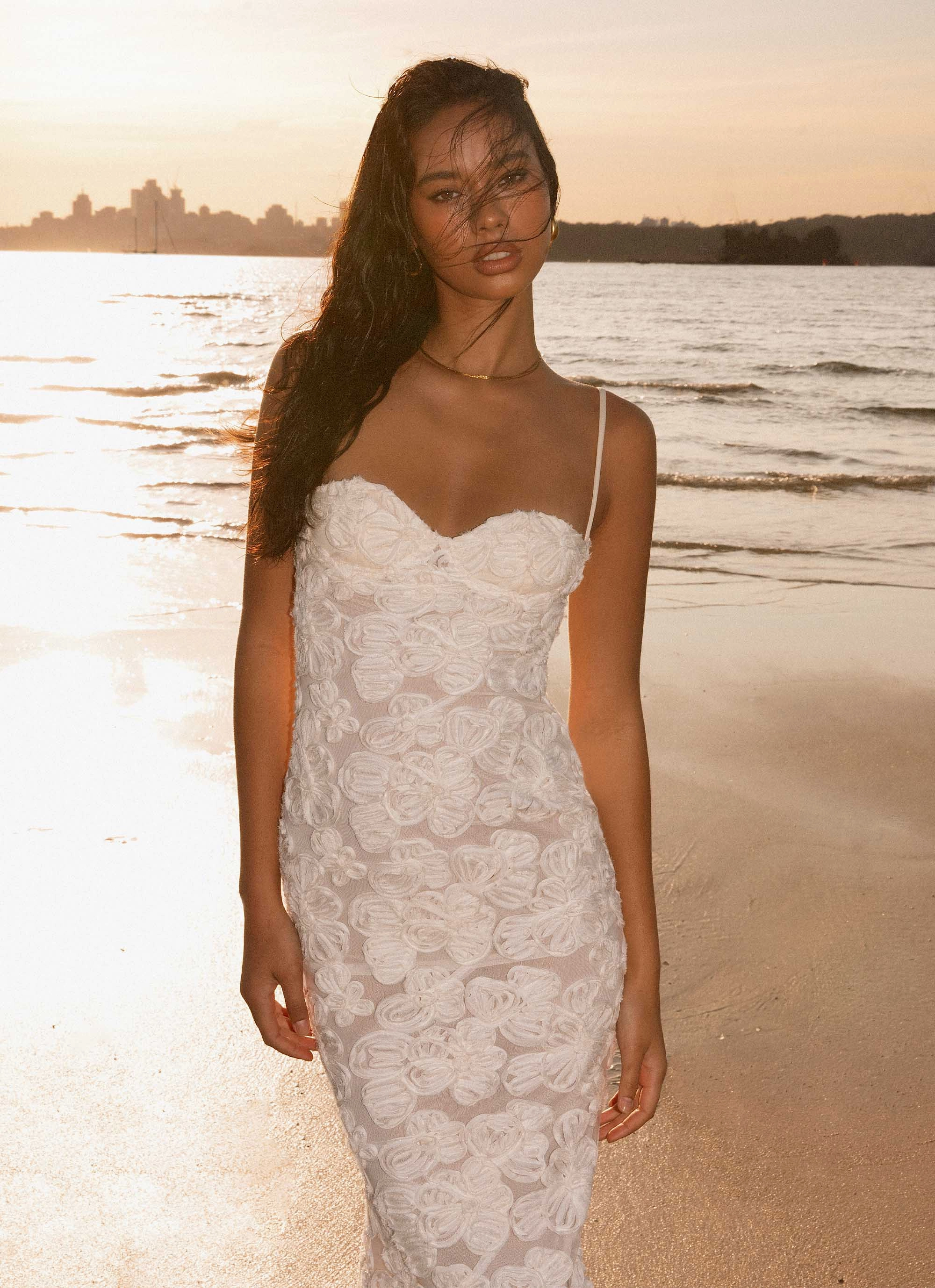 Fashionable Layers Romantic Vibes That Girl Maxi Dress - Ivory