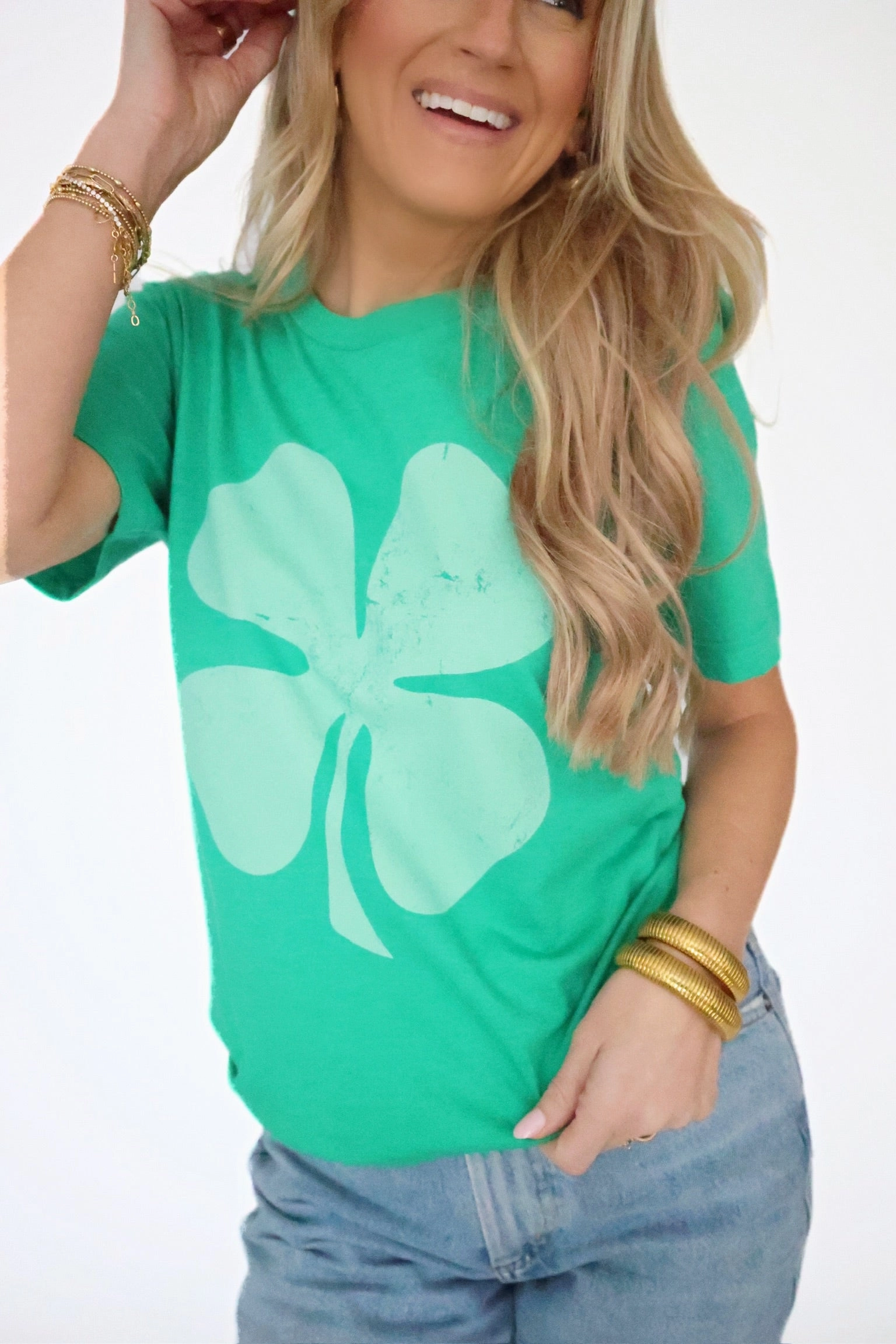 NonIrritating Seams Wrinkle Free Texture Four Leaf Clover Graphic Tee(final sale)