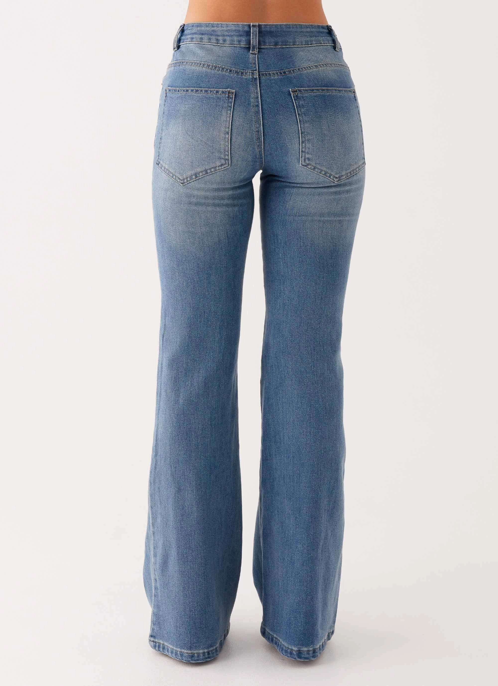 Affordable Neutral Holiday Vibes Tomi Bootleg Denim Jeans - Vintage Blue