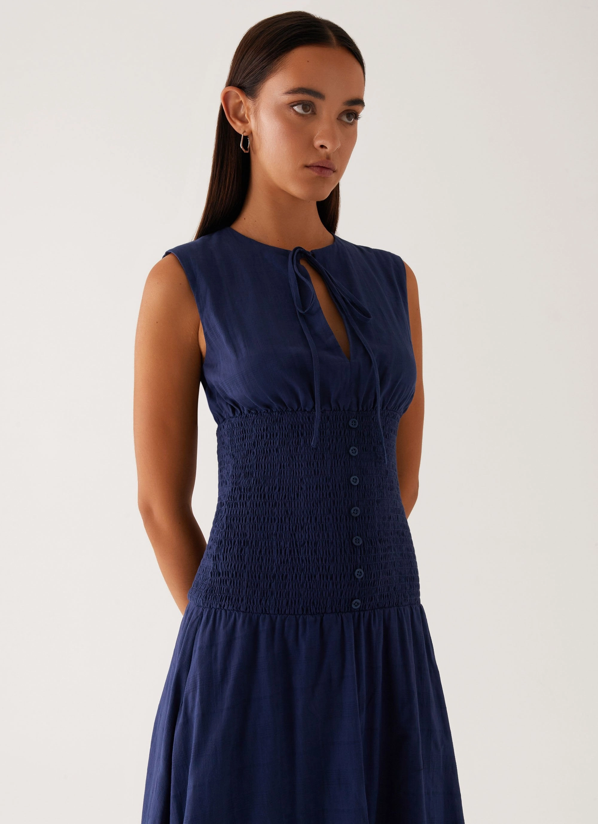 Belle Shirred Waist Midi Dress - Navy Travel piece