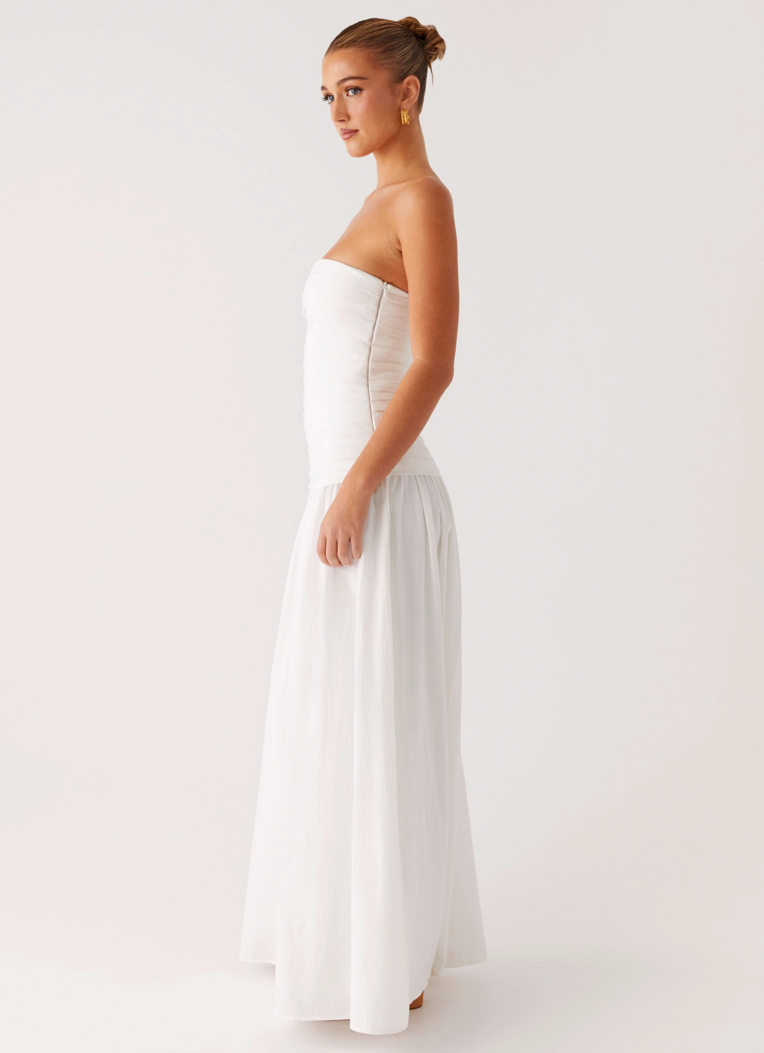 Tyrah Maxi Dress - White Smooth Curve Stylish Look