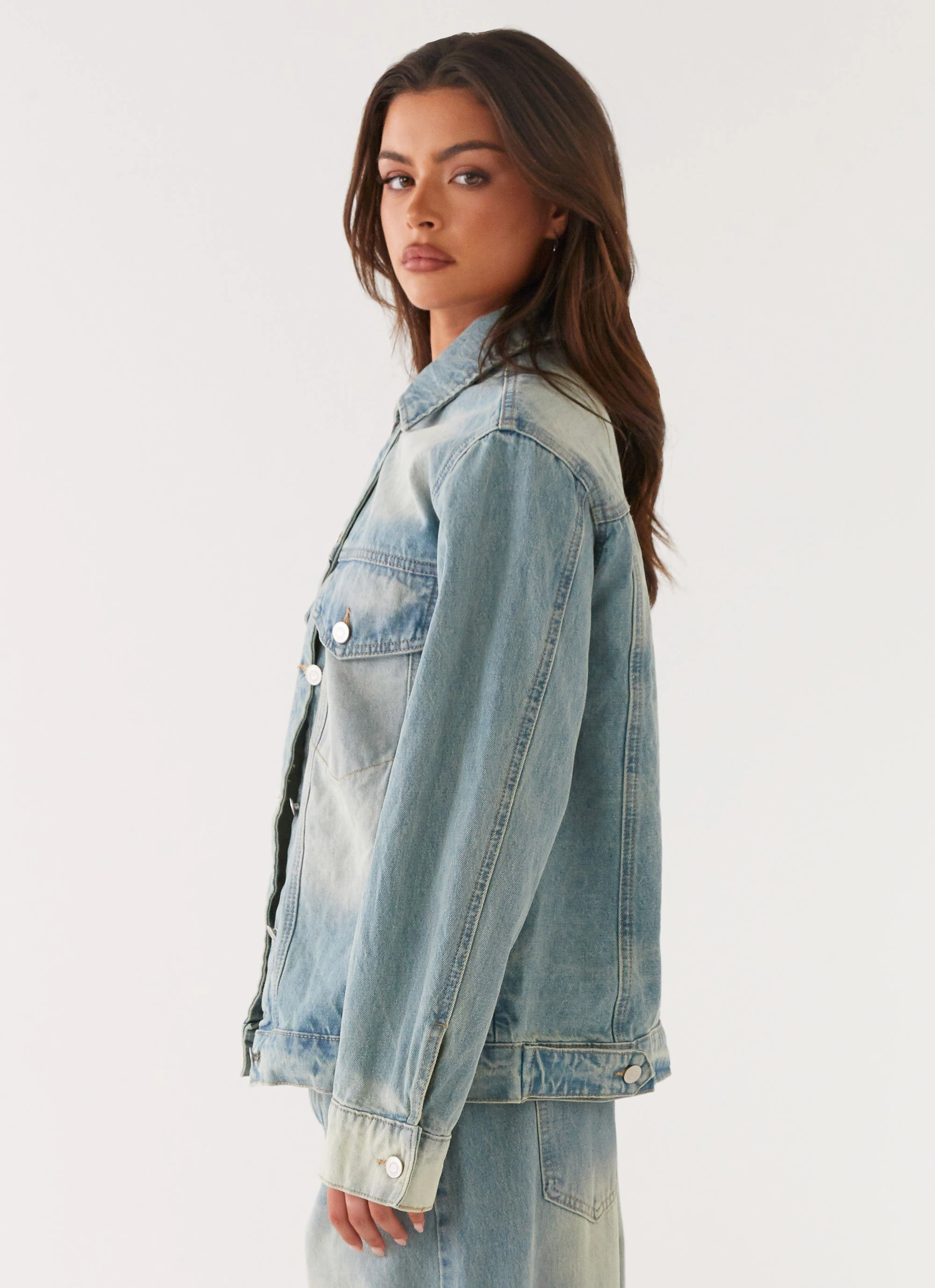 Maxwell Denim Jacket - Washed Blue Wrinkle Free Texture Clean Outer