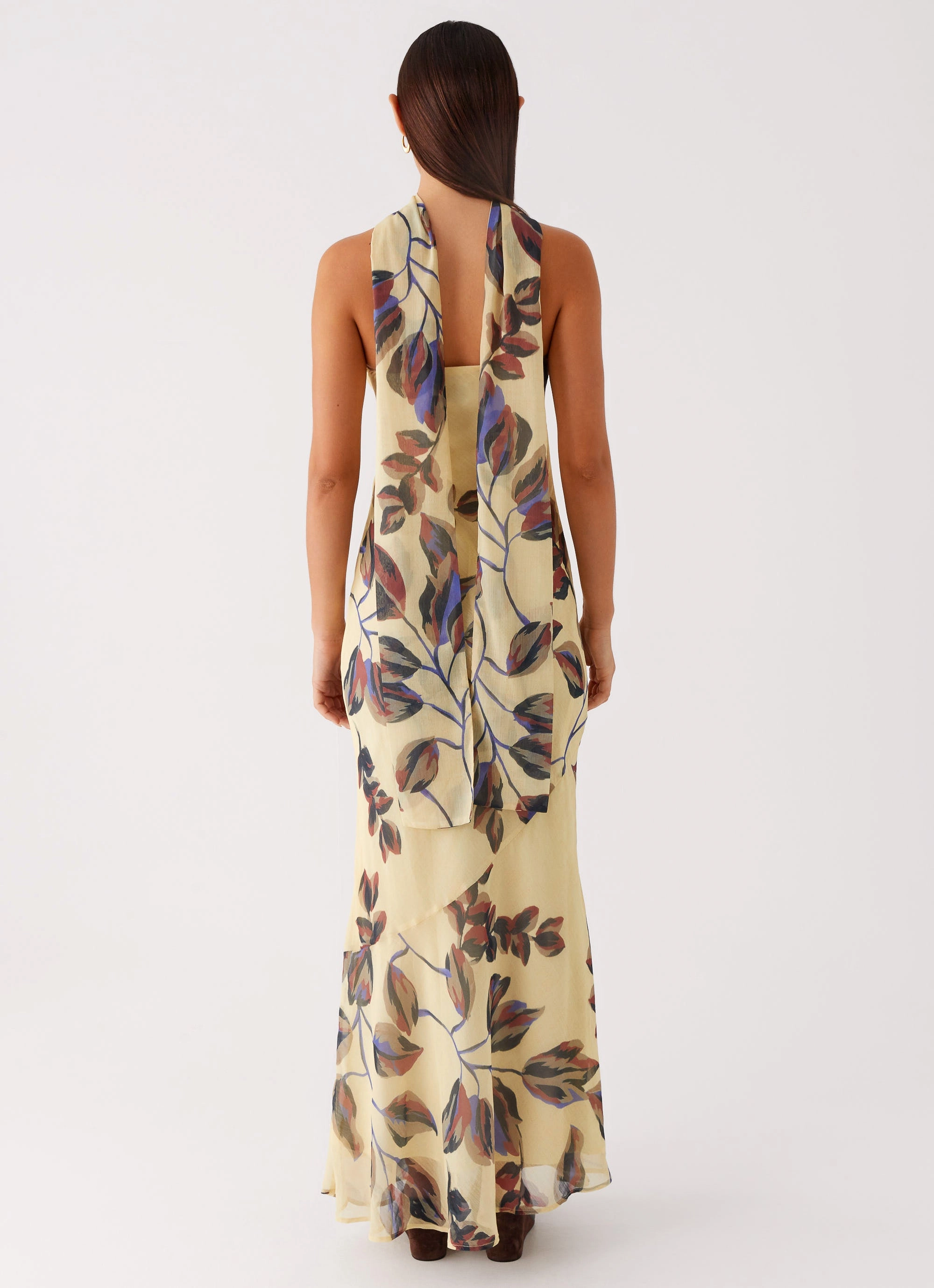 Chic and Flattering Smart Design Under The Pagoda Maxi Dress - Buttercream Leaf Print