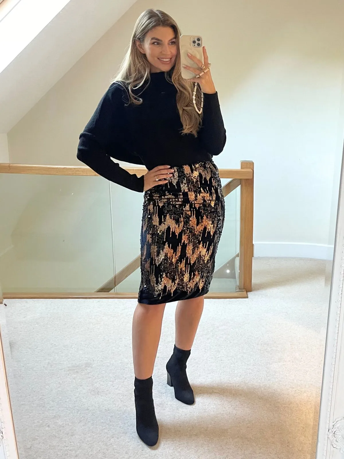 Neat Look Phoebe Velvet Sequin Midi Skirt / Black & Gold
