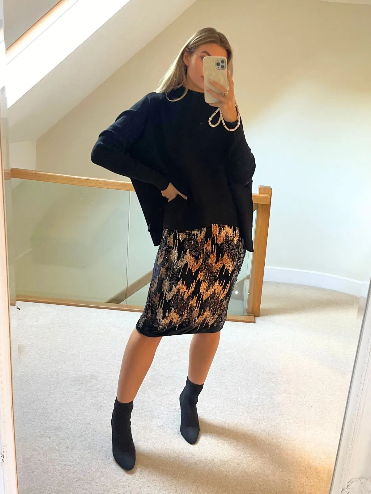 Comfort Innovation Phoebe Velvet Sequin Midi Skirt / Black & Gold