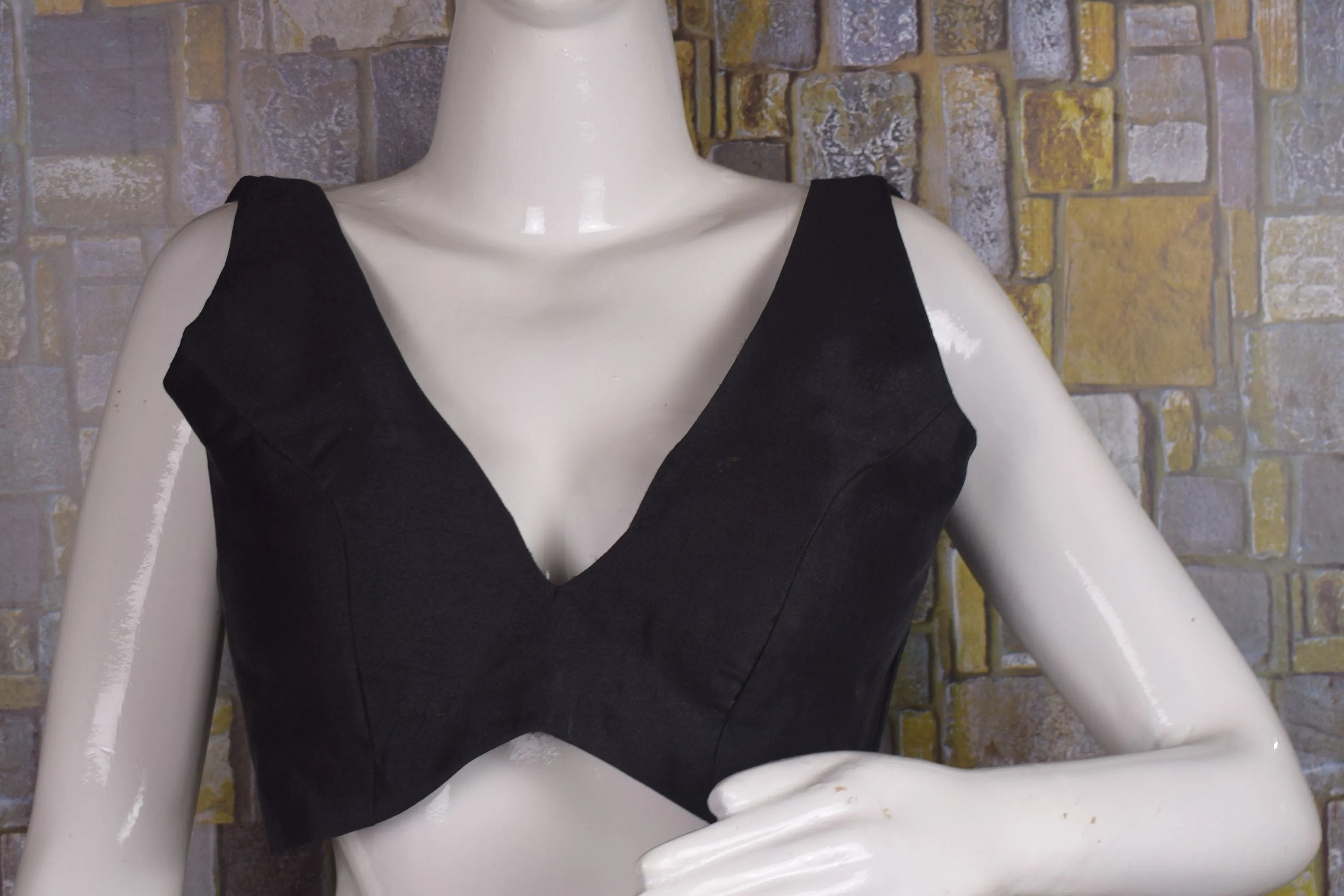 V-Neck Raw silk  Blouse Black  Back Open Short Choli Sleeveless Crop Top Designer Blouse  Indian Saree blouse Plus size Blouse Indian