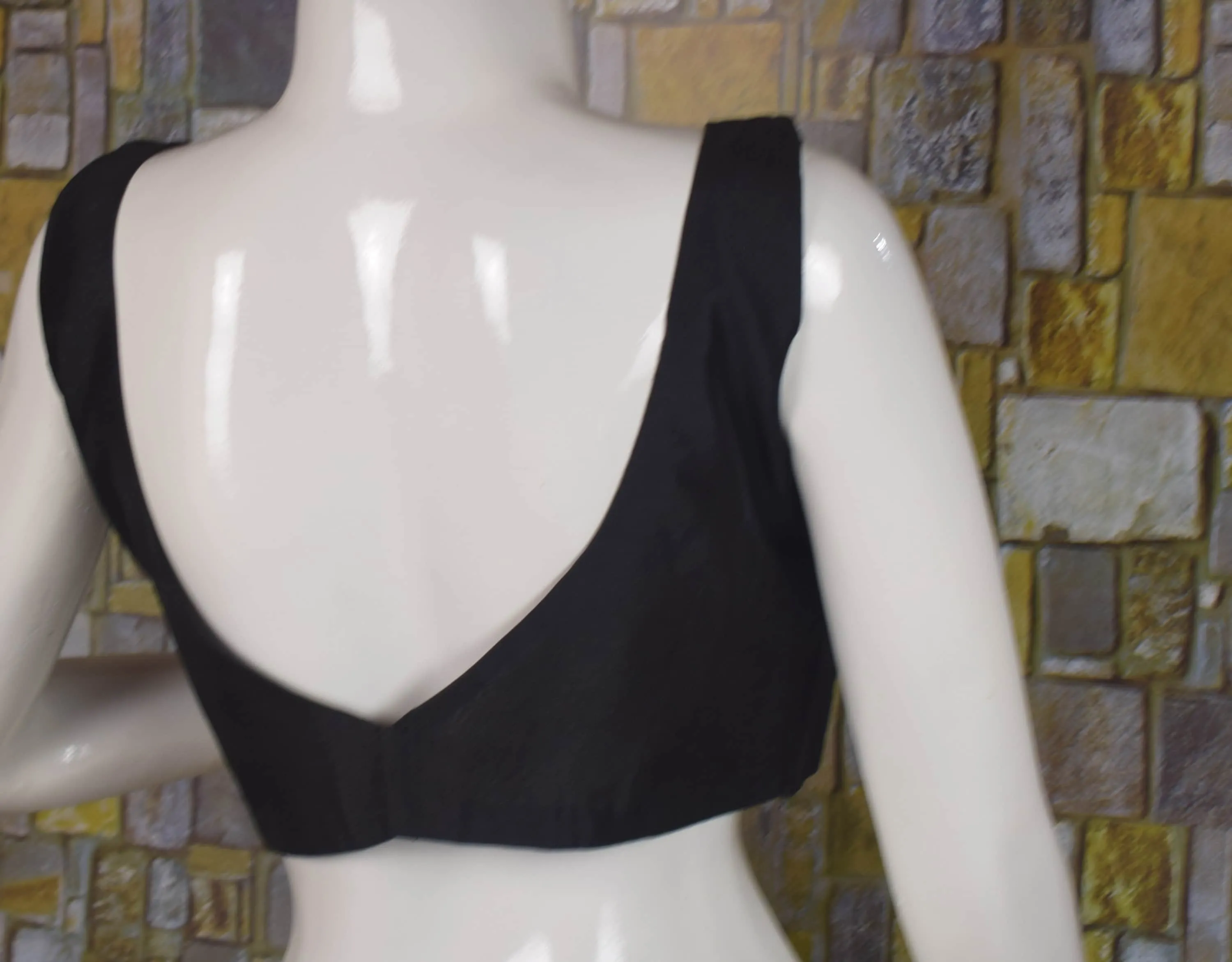 V-Neck Raw silk  Blouse Black  Back Open Short Choli Sleeveless Crop Top Designer Blouse  Indian Saree blouse Plus size Blouse Indian