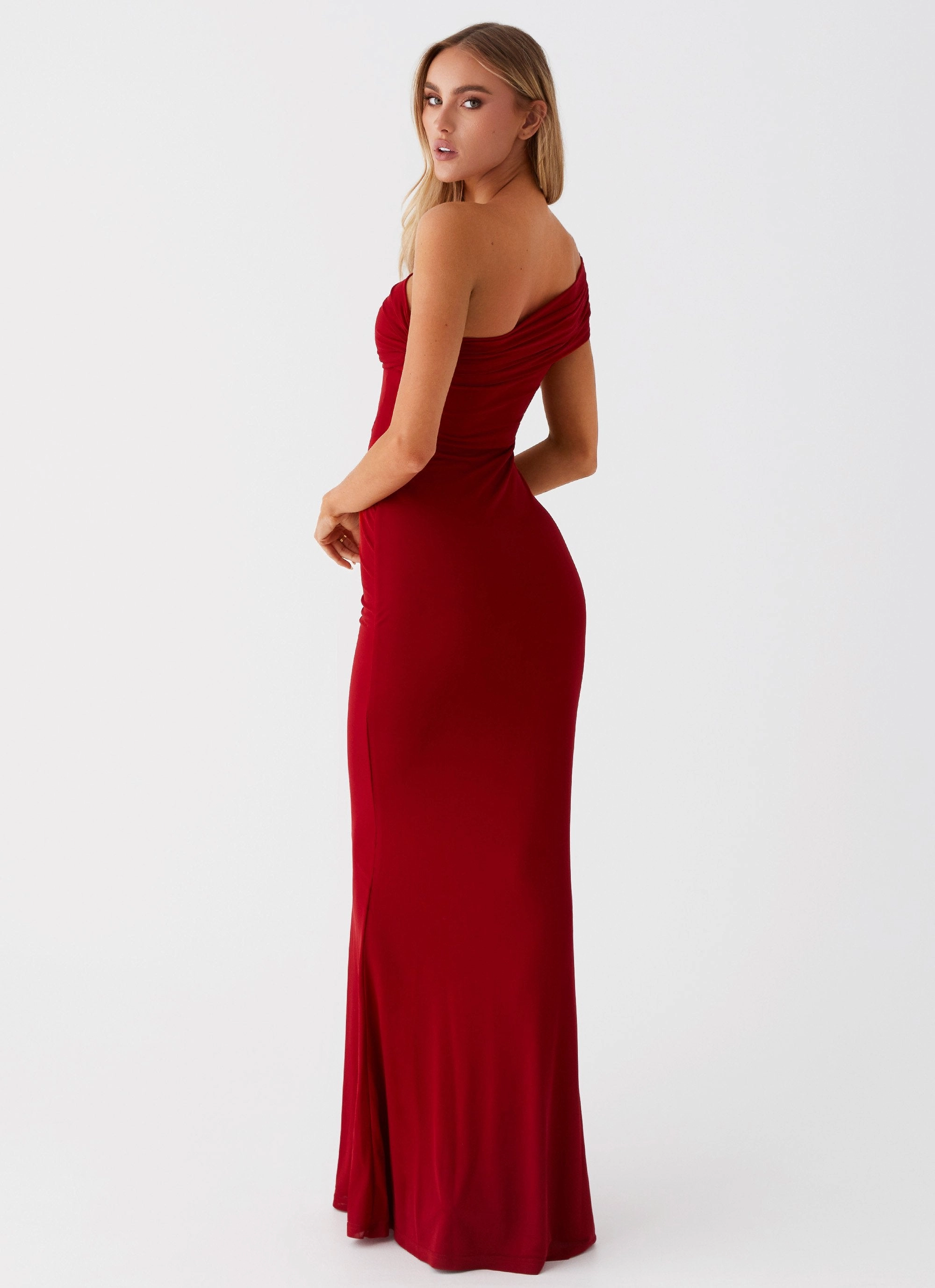Poised Vibe Reine Maxi Dress - Red