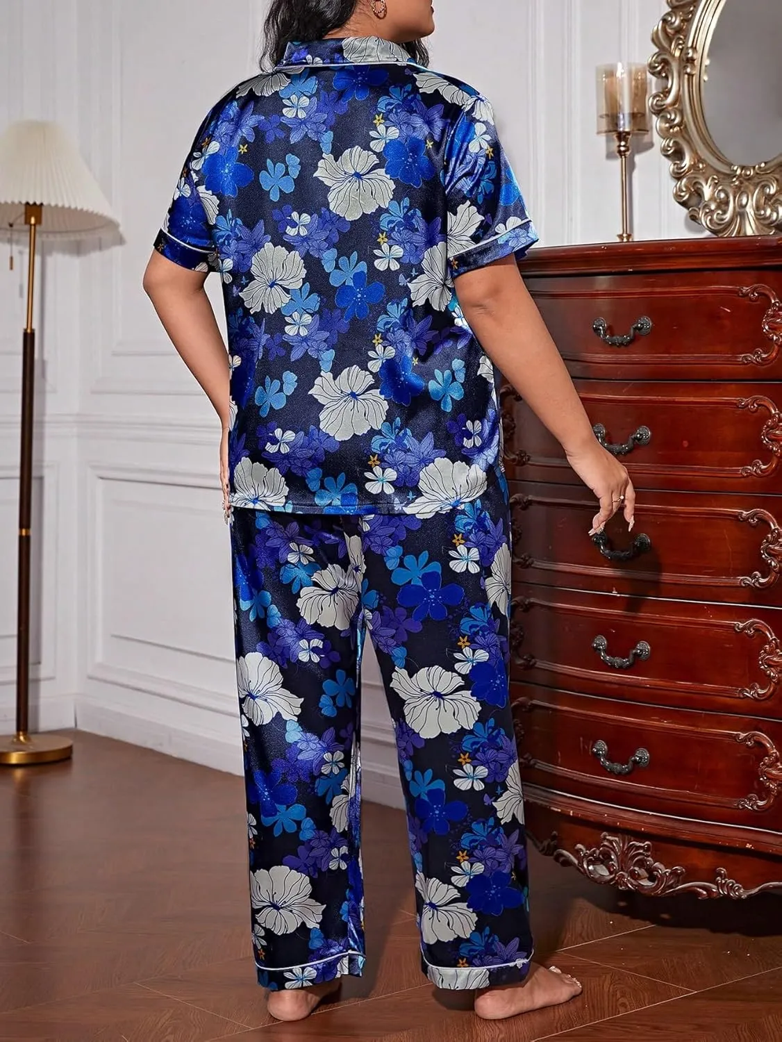 WDIRARA Women's Plus Size Sleepwear Floral Print Button Front Short Sleeve Shirt and Pants Satin Pajama Set