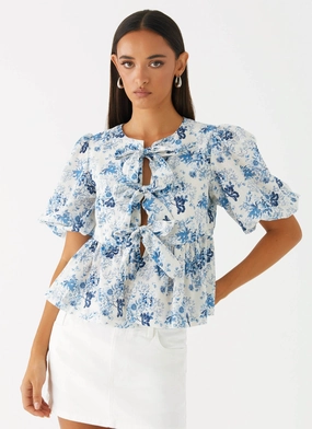 Western Wind Tie Top - Serene Sky Floral Elasticized Waistband NonChafeCollarTech
