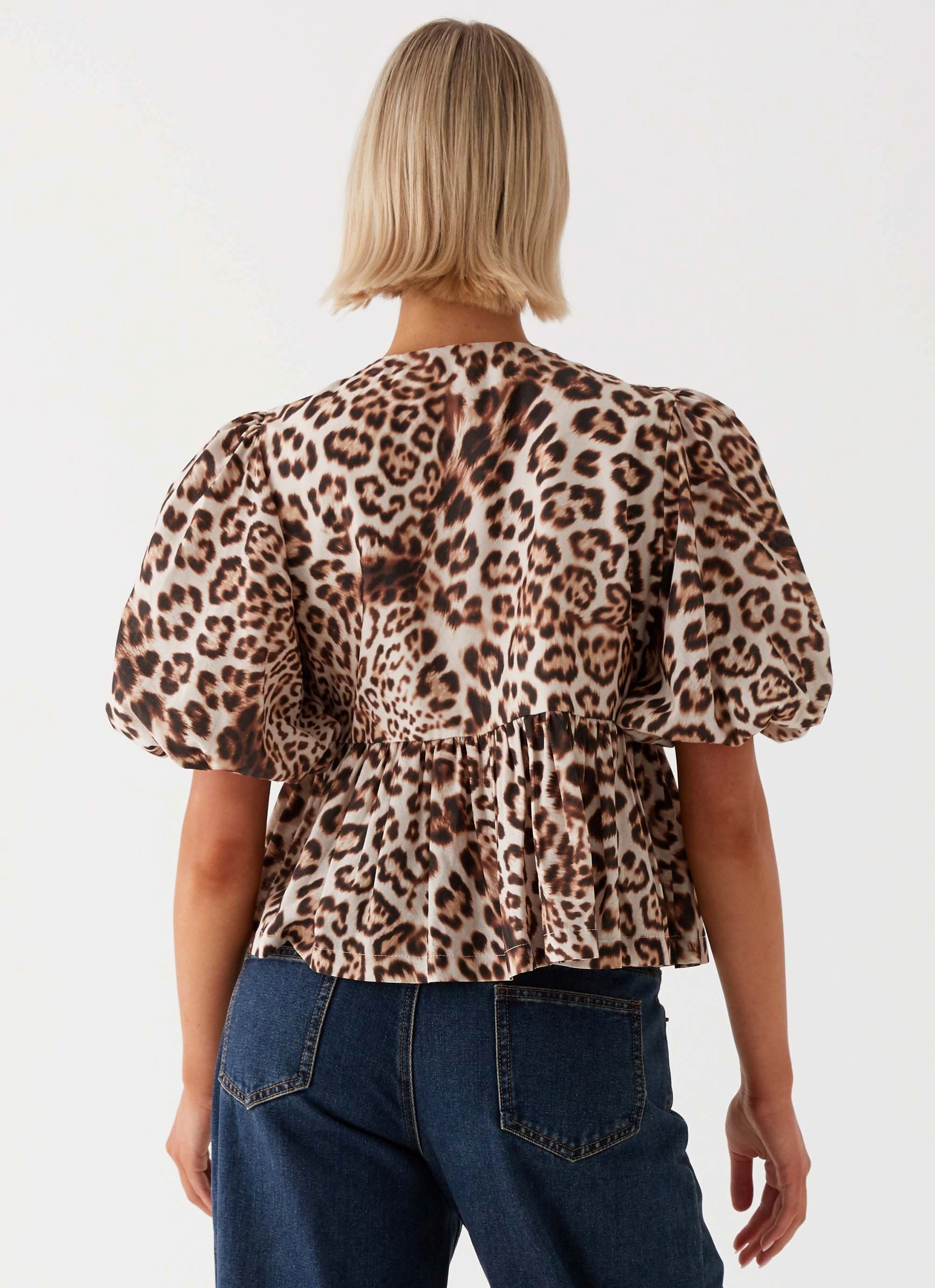 Reinforced Neckline Detail Western Wind Tie Top - Leopard