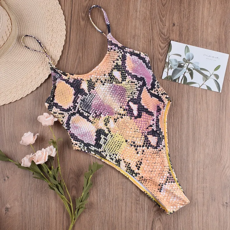Women's Summer Polyester One-Piece Swimsuit With Snake Print
