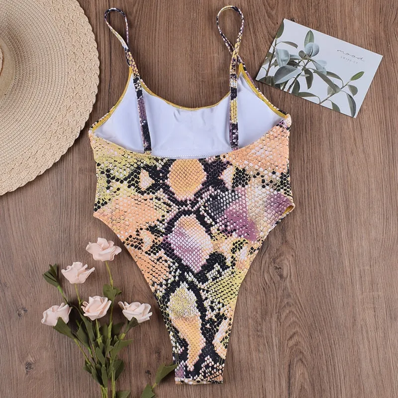 Women's Summer Polyester One-Piece Swimsuit With Snake Print