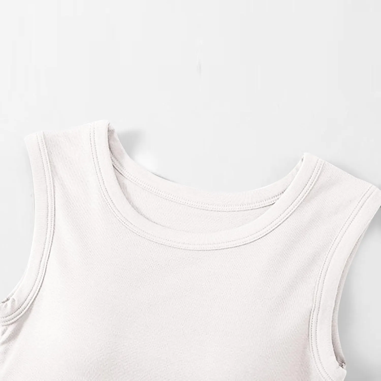 Workout Tank Tops for Women with Built in Bra, Slim Fit Crop Top, Basic Padded Camisole 2025 Summer Clothes