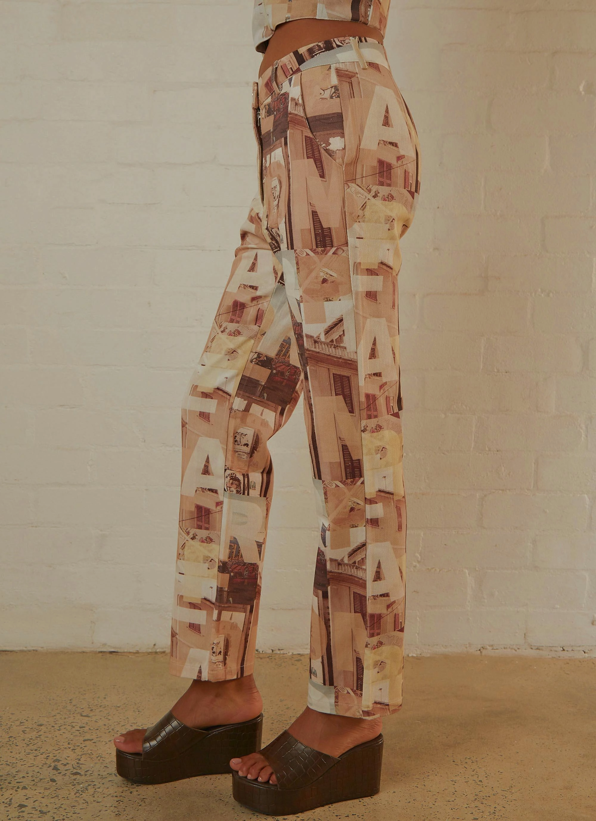 Built-in shorts Late Nights in N.Y Pants - Neutral Film Graphic