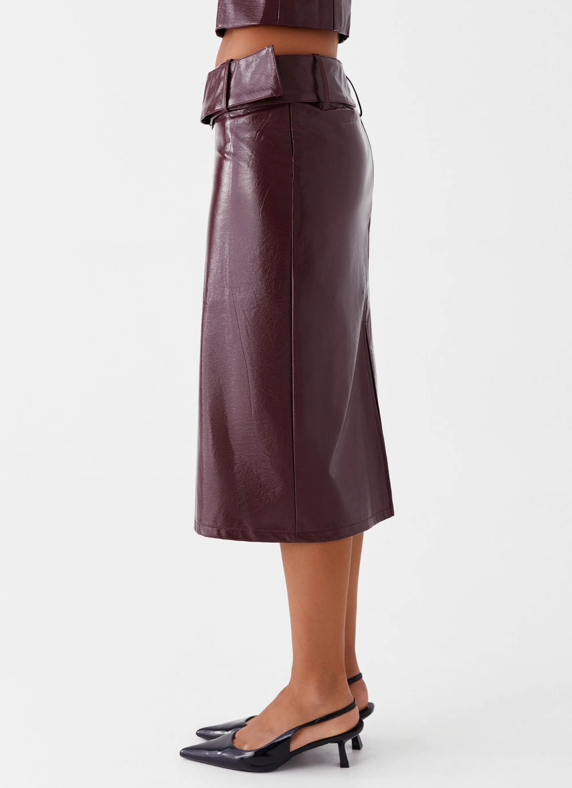 Wynnie Midi Skirt - Cherry Red Sleek Comfort Minimal Design