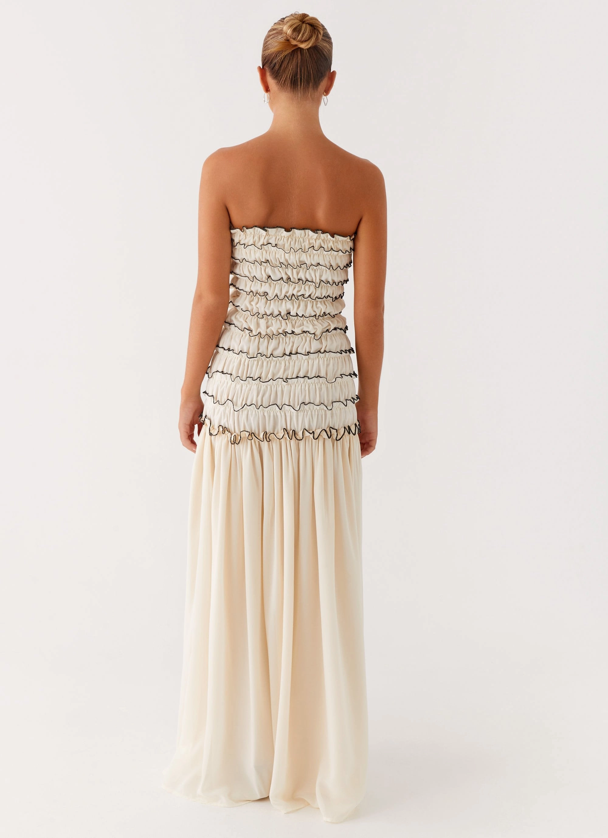 Zariah Maxi Dress - Ivory Sleek Tone Rural Charm