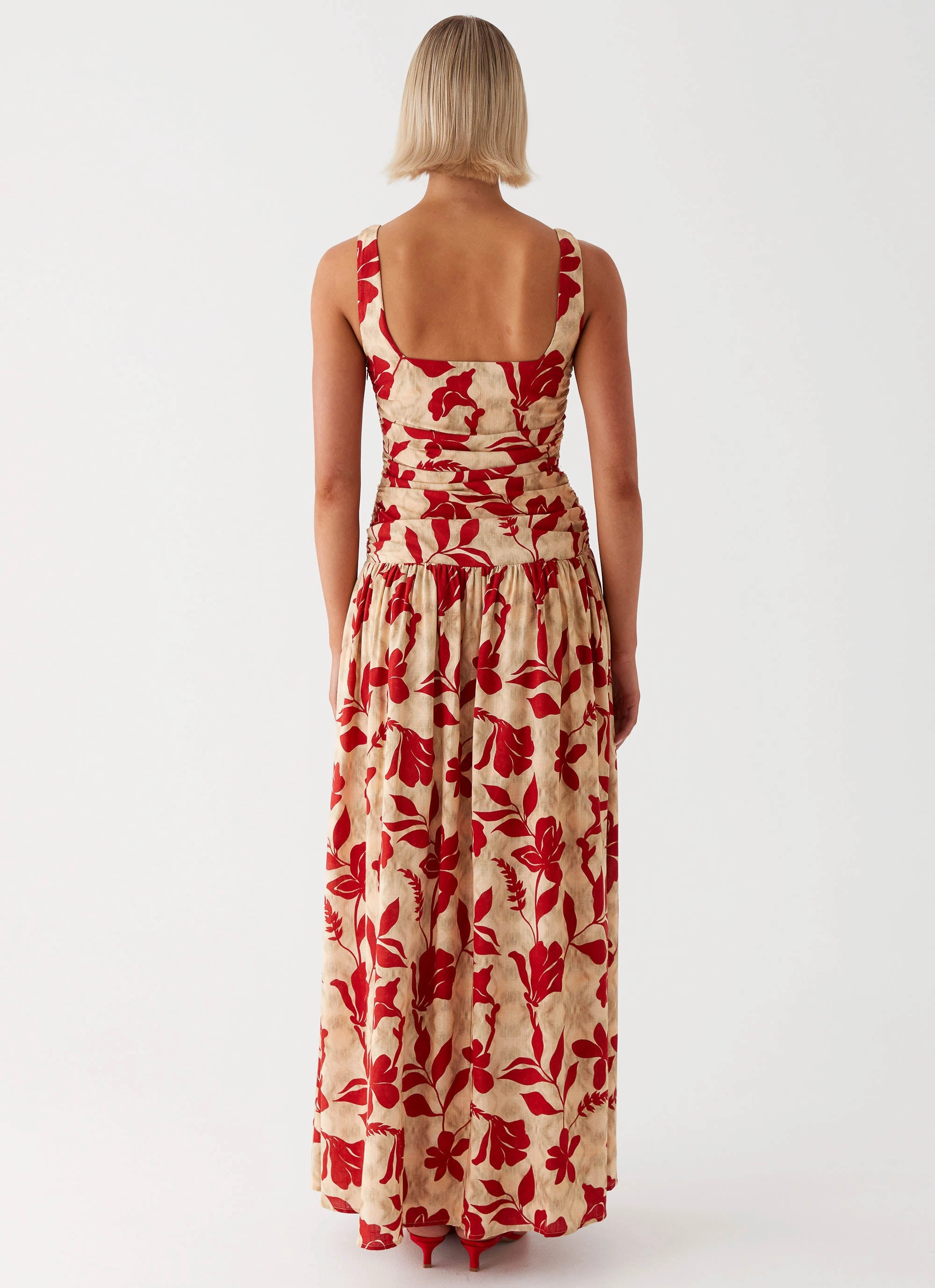 Zinna Linen Maxi Dress - Red Figure-Skimming