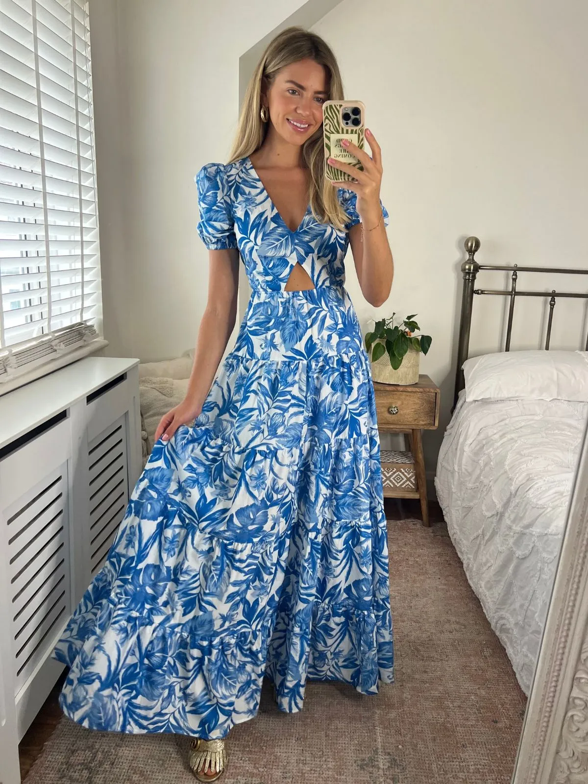 Cool Draping Smooth Feel Zoe Tiered Cutout Maxi Dress / Blue Floral