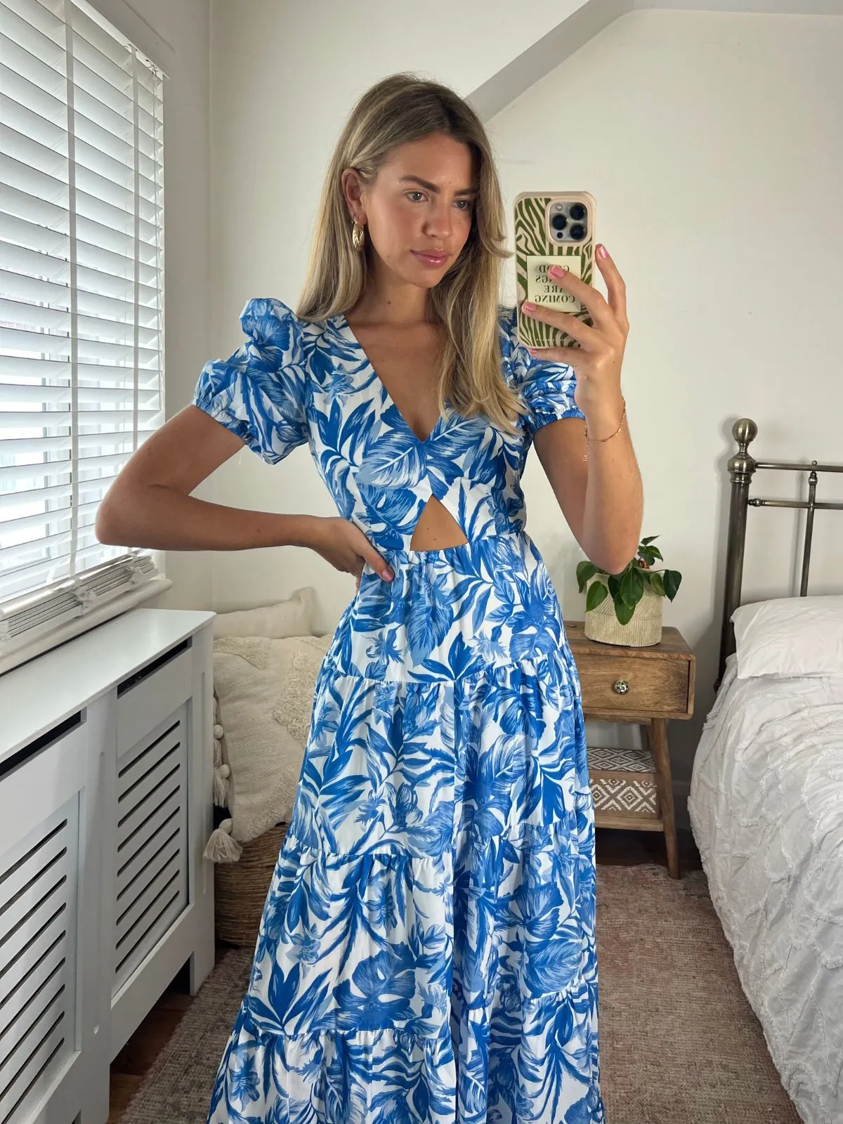 Zoe Tiered Cutout Maxi Dress / Blue Floral Graduation-Event High-waist